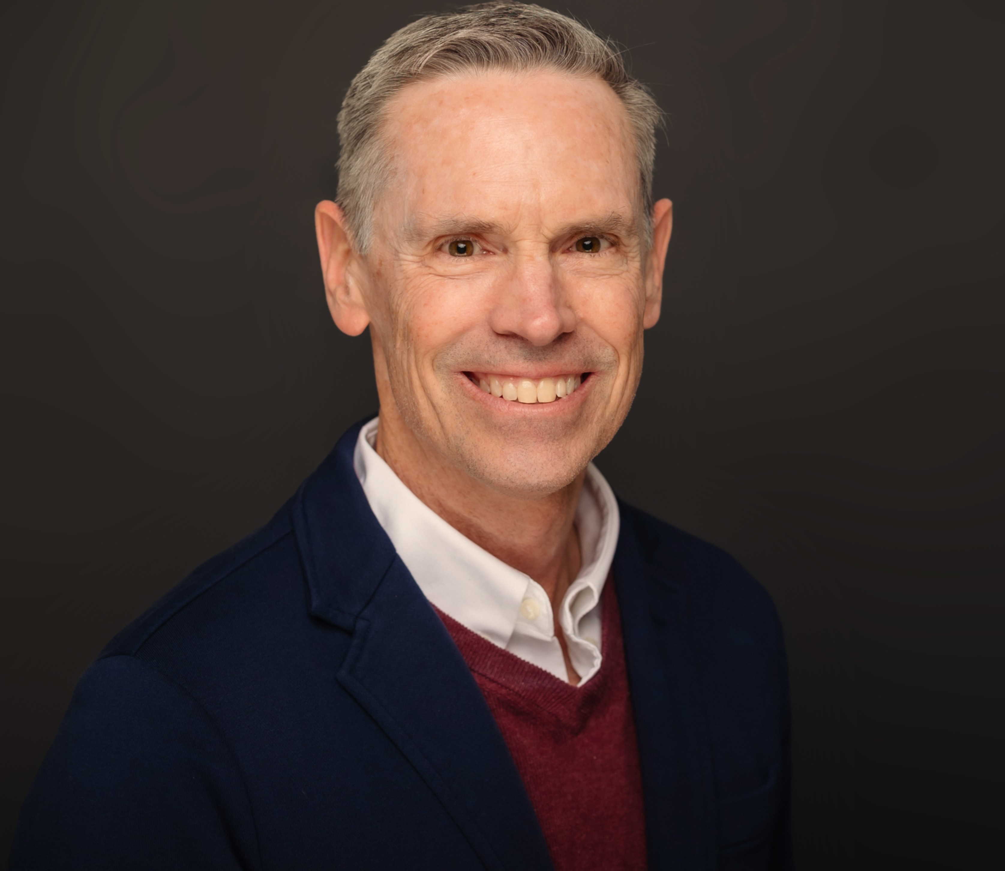 A headshot of Scott Bennett