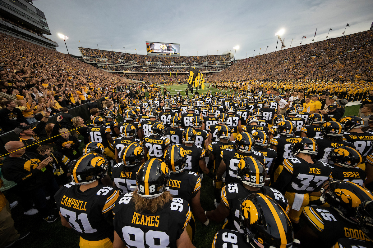 Celebrate the Hawkeyes in Orlando During the Vrbo Citrus Bowl